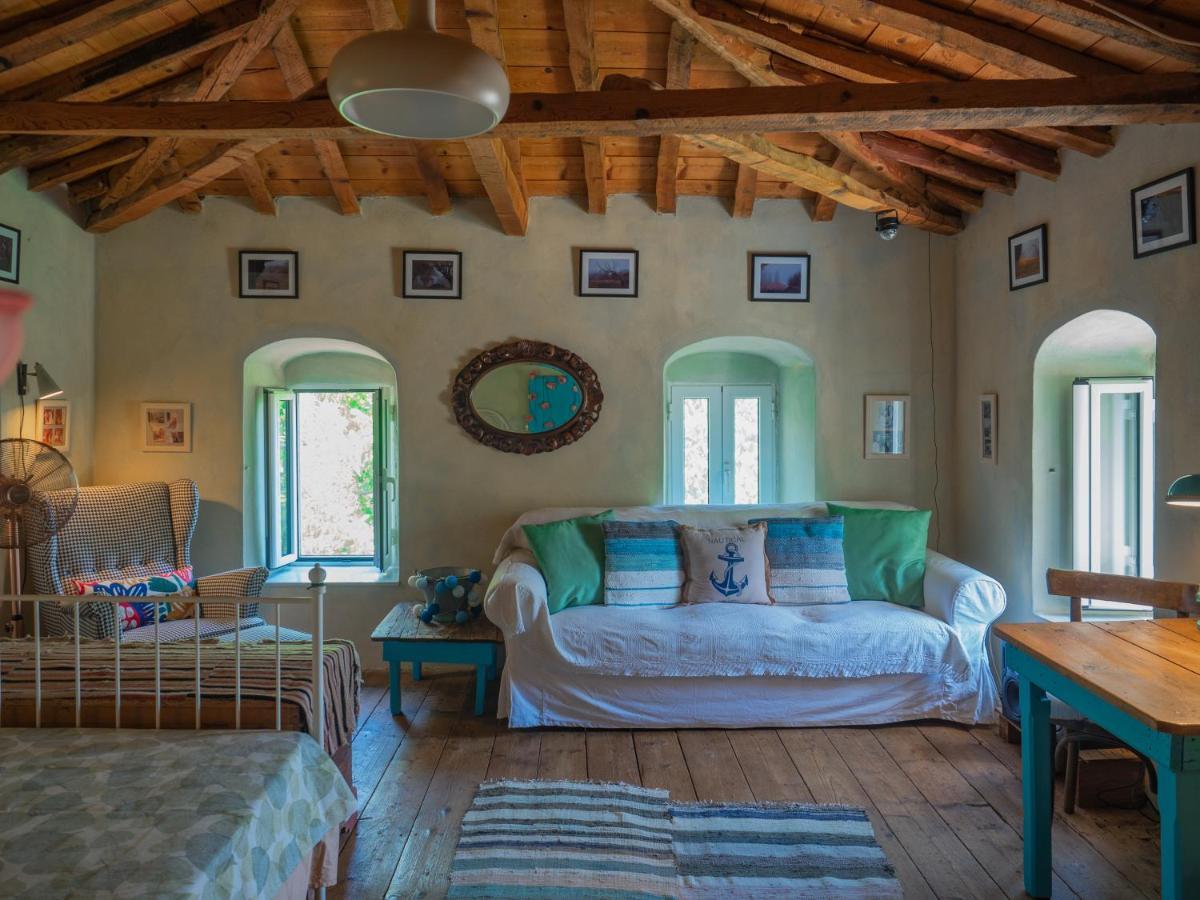 Vintage Stone-Built Country Cottage In Richea Kouloureika المظهر الخارجي الصورة
